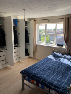 2 bedroom flat to rent, Stubbs Drive, London SE16