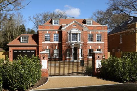 6 bedroom detached house to rent, Gregories Road, Beaconsfield, HP9