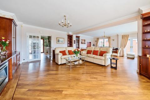 4 bedroom detached house for sale, Mayfield Gardens, Staines-Upon-Thames, TW18