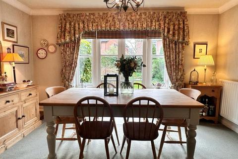 4 bedroom detached house for sale, Hawthorn Drive, Uppingham