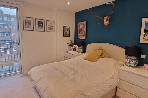 2 bedroom flat to rent, Colville Estate, London N1