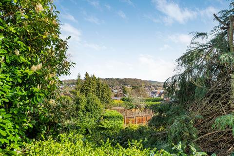19 Mount Court, West Wickham, BR4 9AH