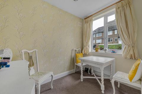 19 Mount Court, West Wickham, BR4 9AH