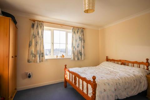 2 bedroom flat for sale, Hollerith Rise, Bracknell RG12