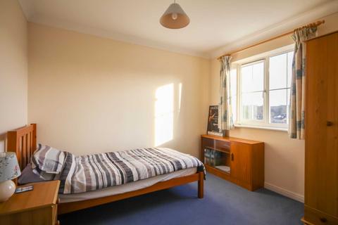 2 bedroom flat for sale, Hollerith Rise, Bracknell RG12