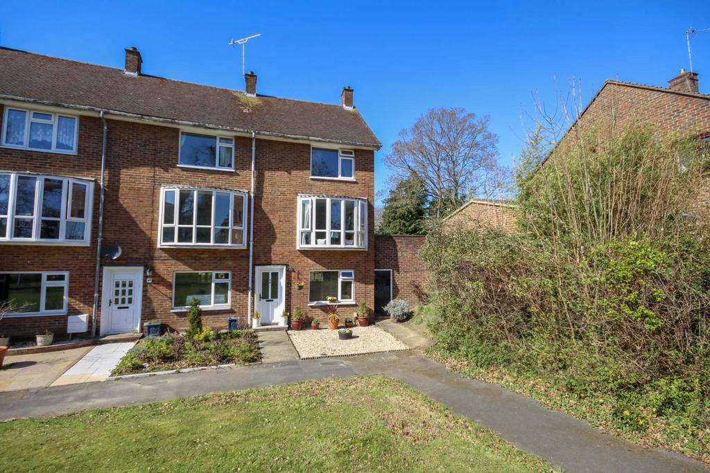 Rectory Lane, Bracknell RG12 3 bed townhouse for sale £400,000
