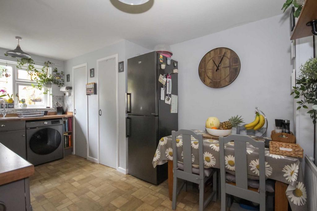 Rectory Lane, Bracknell RG12 3 bed townhouse for sale £400,000