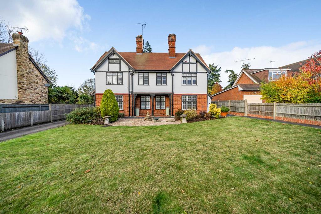 The Ridgeway, Bracknell RG12 4 bed detached house £1,100,000