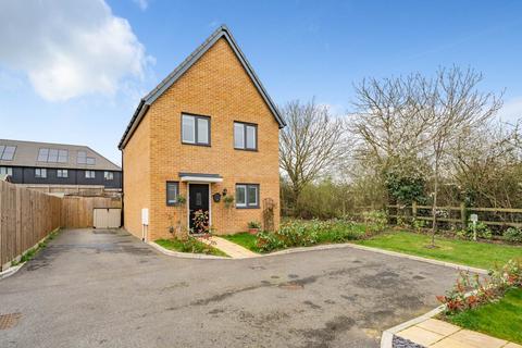 3 bedroom detached house for sale, Trussell Road, Bracknell RG42