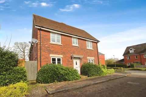 3 bedroom semi-detached house to rent, Pipit Green, Bracknell RG12