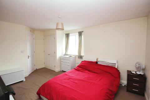 3 bedroom semi-detached house to rent, Pipit Green, Bracknell RG12