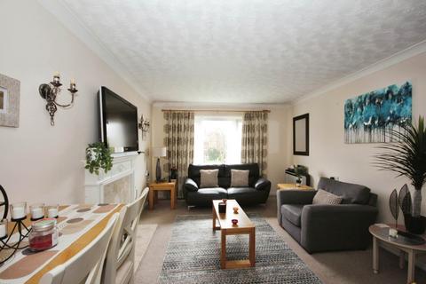 2 bedroom retirement property for sale, Winterbourne Court, Bracknell RG12