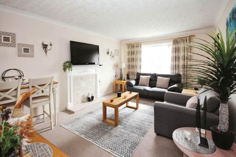 2 bedroom retirement property for sale, Winterbourne Court, Bracknell RG12