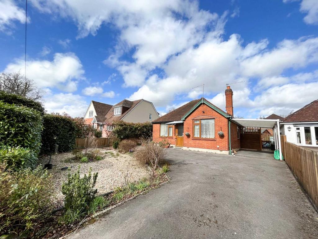 Evendons Lane, Wokingham RG41 2 bed detached bungalow for sale £465,000