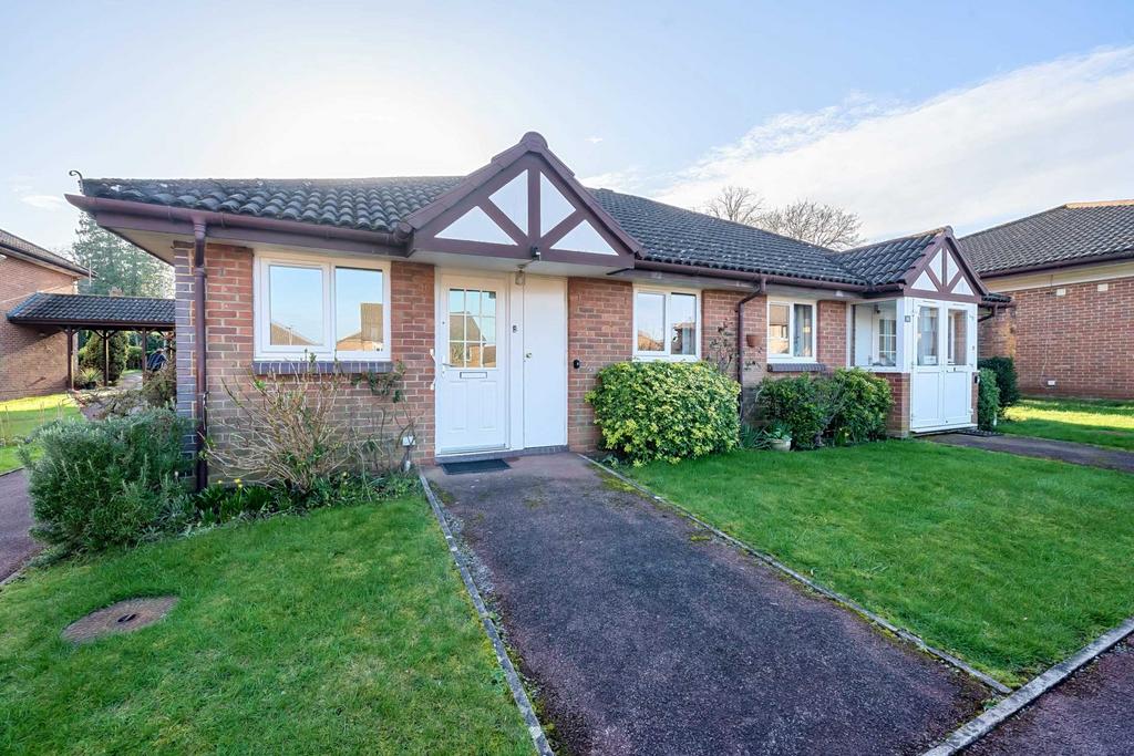 Acorn Drive, Wokingham RG40 2 bed retirement property for sale - £375,000