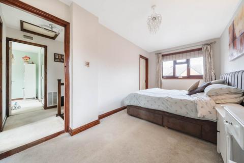 4 bedroom semi-detached house for sale, Bishops Drive, Wokingham RG40