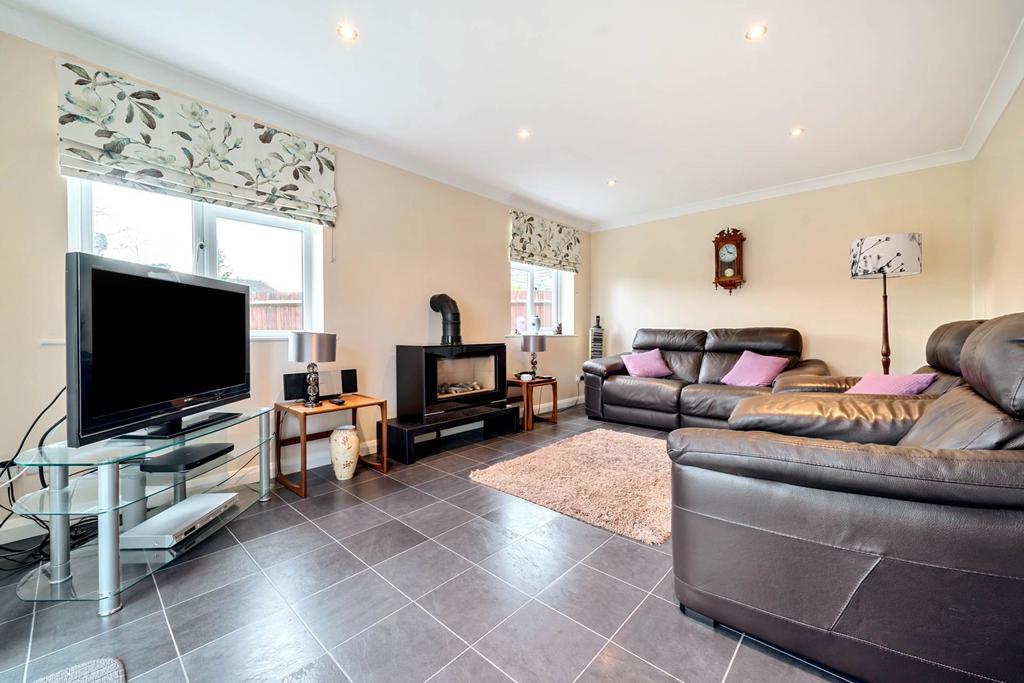 Lowther Road, Wokingham RG41 4 bed detached bungalow £800,000