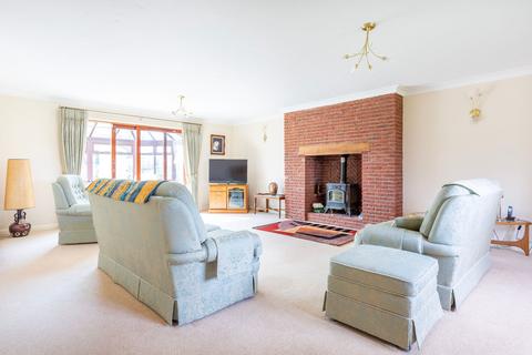 4 bedroom detached house for sale, The Street, Claxton