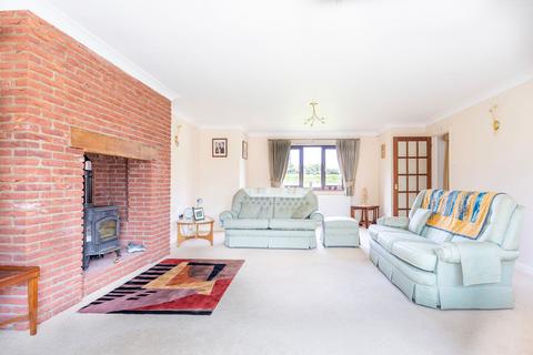 4 bedroom detached house for sale, The Street, Claxton