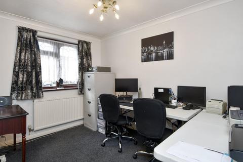 27 Ravendale Way, Shoeburyness, Southend-on-sea, SS3 8YA