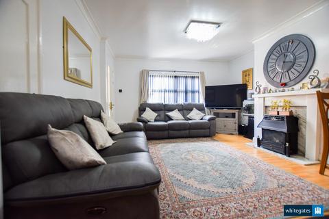 5 bedroom end of terrace house for sale, Theodore Street, Leeds, West Yorkshire, LS11
