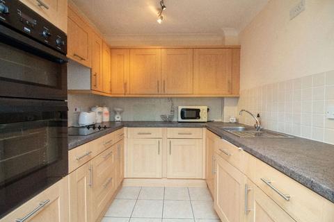 1 bedroom flat for sale, Rosecott, Havant Road, Horndean, Waterlooville, PO8 0XA