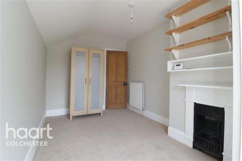 3 bedroom terraced house to rent, New Town