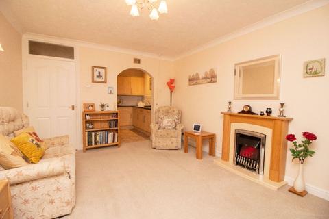 1 bedroom flat for sale, Rosecott, Havant Road, Horndean, Waterlooville, PO8 0XA