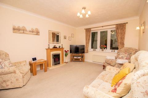 1 bedroom flat for sale, Rosecott, Havant Road, Horndean, Waterlooville, PO8 0XA
