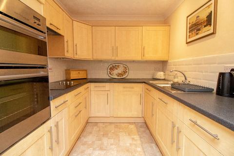 1 bedroom flat for sale, Rosecott, Havant Road, Horndean, Waterlooville, PO8 0XA