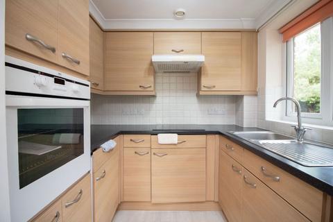 1 bedroom flat for sale, Green Haven Court, London Road, Cowplain, PO8 8EW