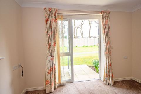 1 bedroom flat for sale, Green Haven Court, London Road, Cowplain, PO8 8EW