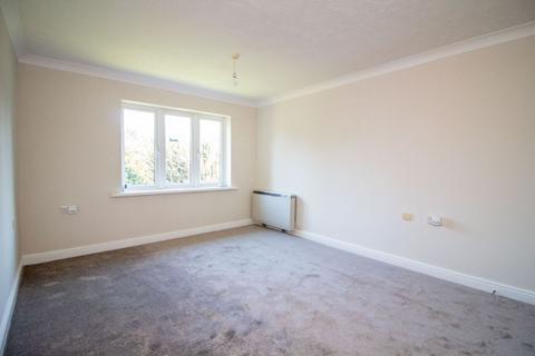 1 bedroom flat for sale, Rosecott, Havant Road, Horndean, PO8 0XA