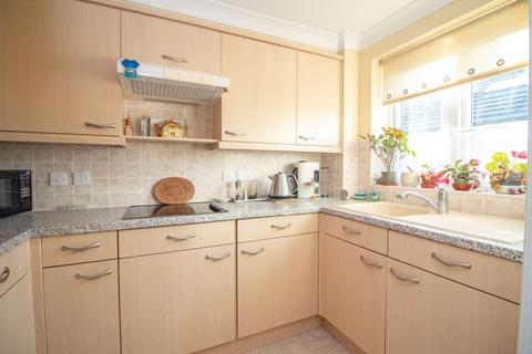 2 bedroom flat for sale, Green Haven Court,  London Road, Cowplain, PO8 8EW