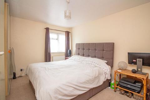 3 bedroom terraced house for sale, Chaffinch Green, Cowplain, PO8 9UG