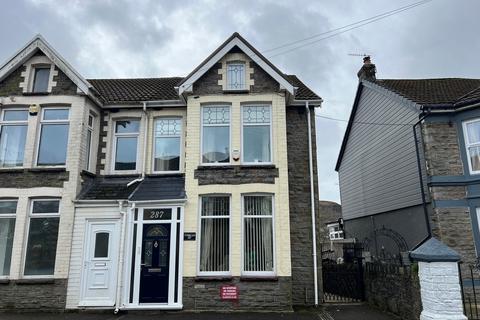 4 bedroom semi-detached house for sale, Brithwuenydd Road Trealaw - Tonypandy