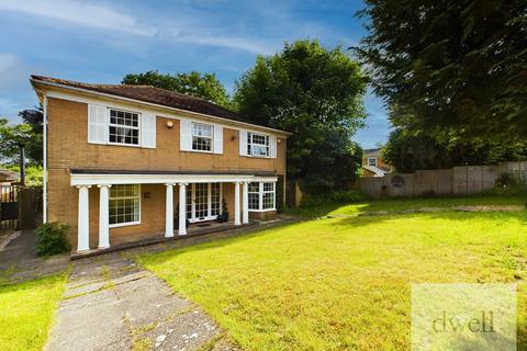 4 bedroom detached house for sale, Shadwell Park Drive, Leeds, LS17