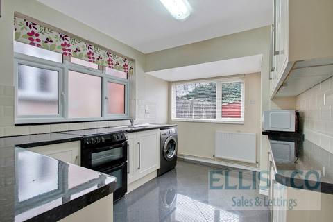 2 bedroom bungalow for sale, Eastmead Avenue, Greenford, UB6