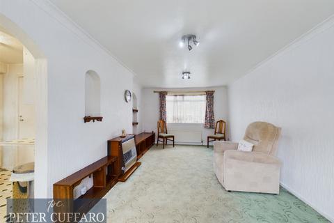 162 Whitefields Road, Cheshunt, Waltham Cross, EN8 0ET