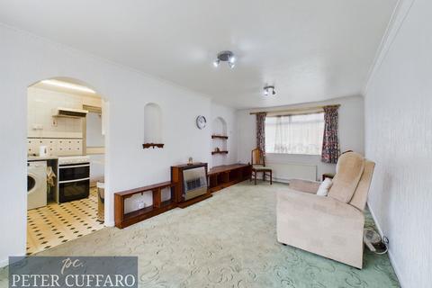 162 Whitefields Road, Cheshunt, Waltham Cross, EN8 0ET