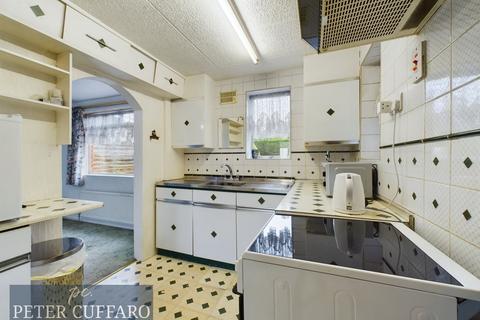 162 Whitefields Road, Cheshunt, Waltham Cross, EN8 0ET