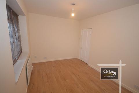 Studio to rent, Bitterne Road West, SOUTHAMPTON SO18
