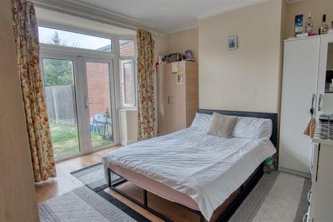 3 bedroom semi-detached house for sale, Kenton Road, Harrow