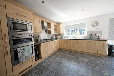 5 bedroom detached house for sale, Harborough Close, Whissendine