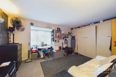Studio for sale, Redgrave Close, Croydon, CR0