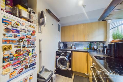 Studio for sale, Redgrave Close, Croydon, CR0