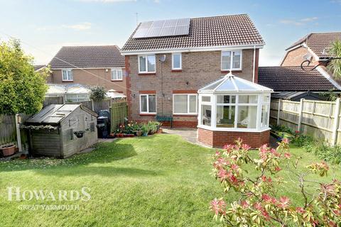 4 bedroom detached house for sale, Millview, Ormesby