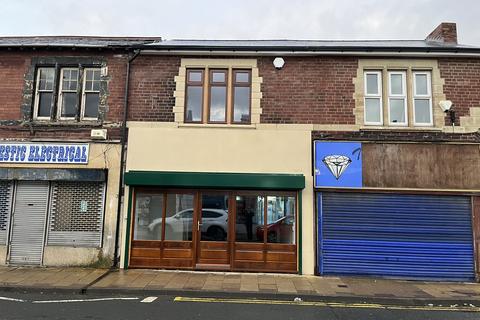 Retail property (high street) to rent - Barnsley Road, South Elmsall WF9