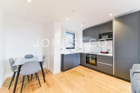 2 bedroom apartment to rent, Luxe Tower, Aldgate, London, E1