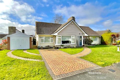 3 bedroom bungalow for sale, Colemere Gardens, Highcliffe, Christchurch, BH23